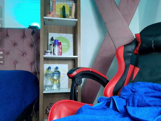 SaraaMore live cam on BongaCams