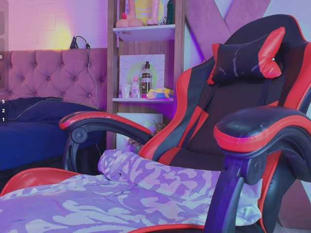 SaraaMore live cam on BongaCams