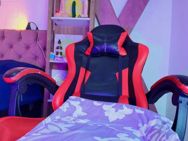 SaraaMore live cam on BongaCams