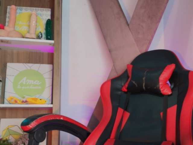 SaraaMore live cam preview