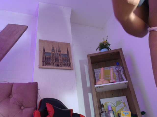 SaraaMore live cam on BongaCams