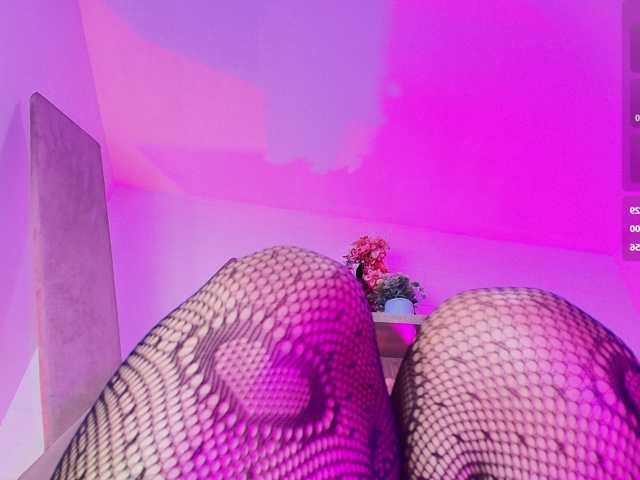 SaraaMore live cam on BongaCams