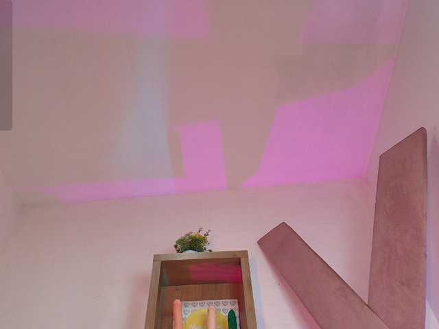 SaraaMore live cam on BongaCams