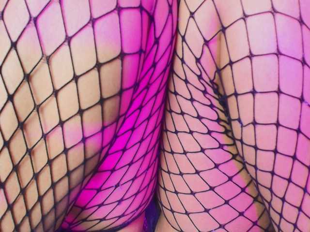 SaraaMore live cam on BongaCams