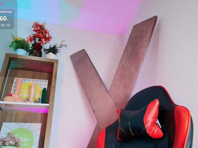 SaraaMore live cam on BongaCams