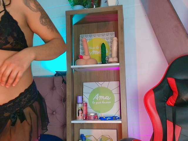 SaraaMore live cam on BongaCams