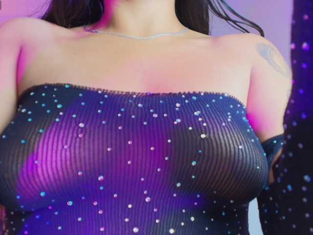 SaraaMore live cam on BongaCams