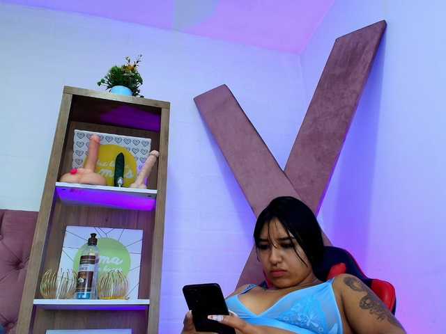 SaraaMore live cam on BongaCams