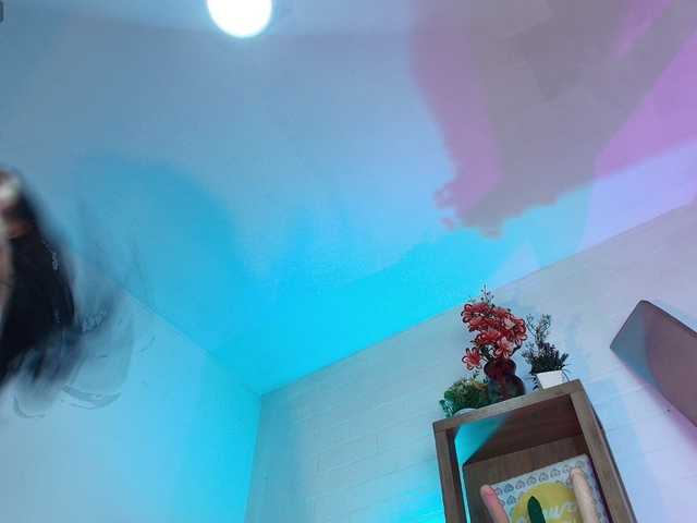 SaraaMore live cam on BongaCams