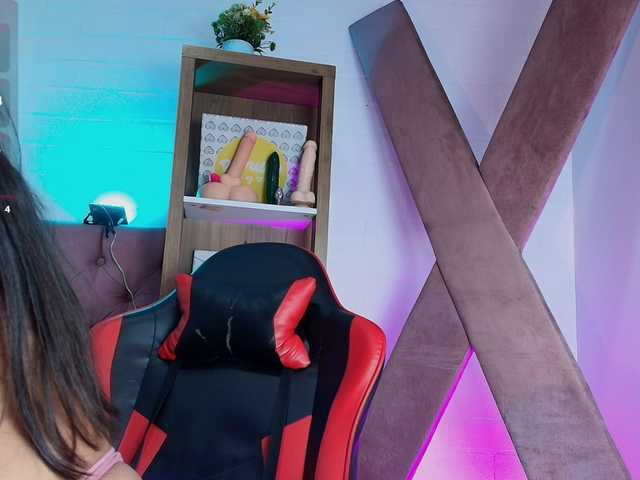 SaraaMore live cam on BongaCams