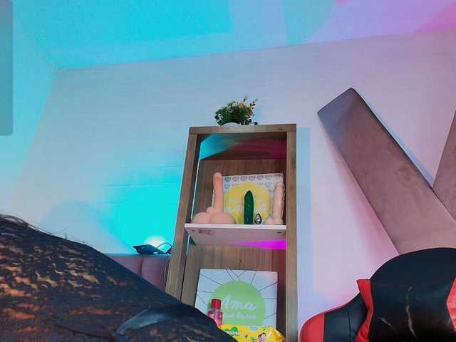 SaraaMore live cam on BongaCams