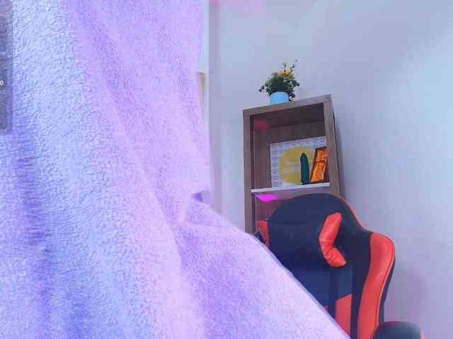 SaraaMore webcam