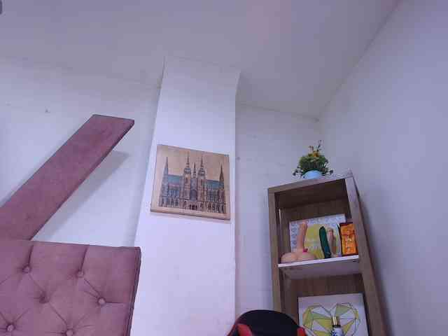 SaraaMore webcam