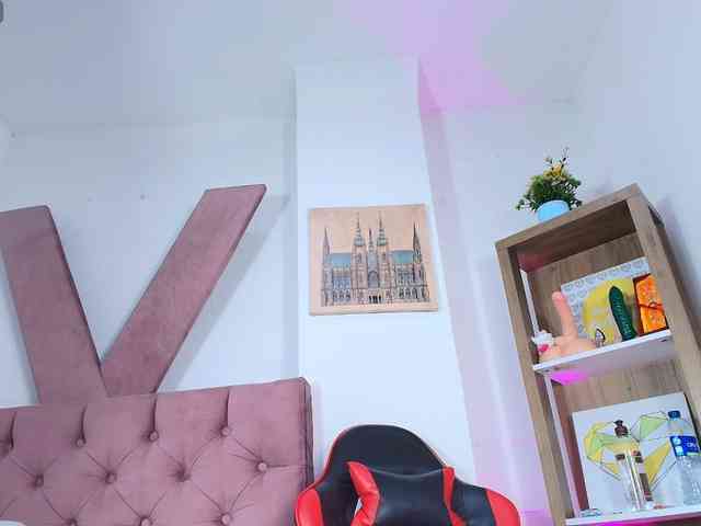 SaraaMore webcam