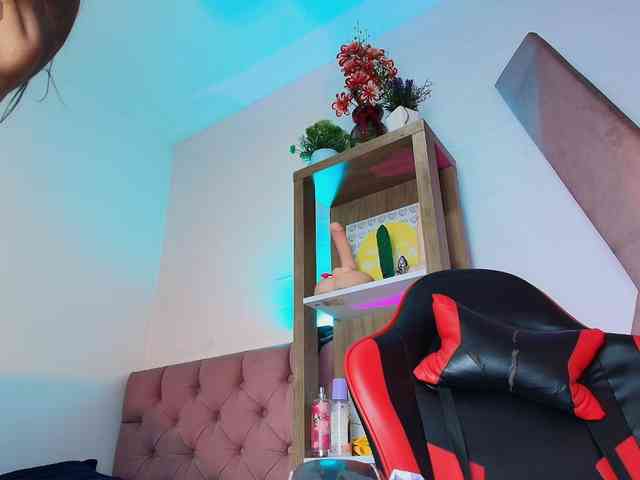 SaraaMore webcam