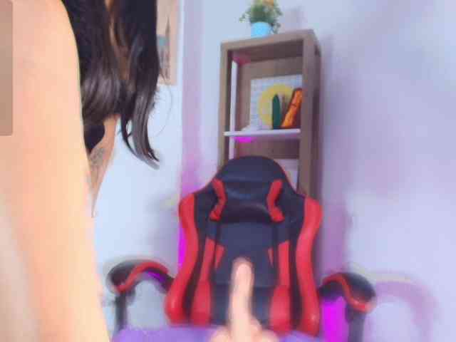 SaraaMore webcam