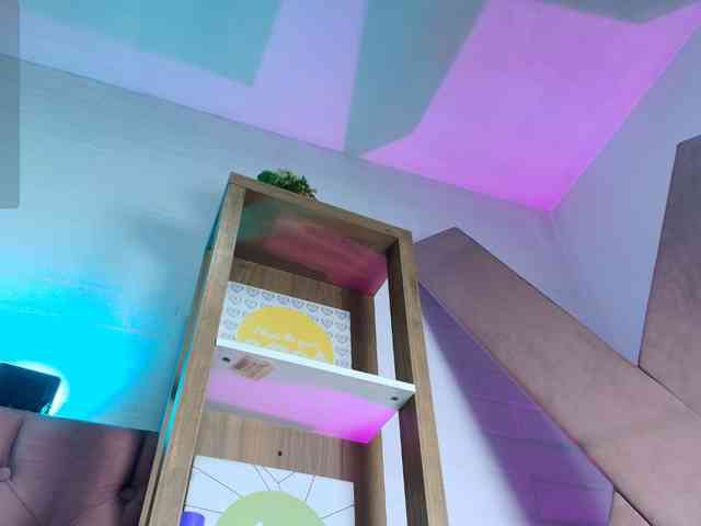 SaraaMore webcam
