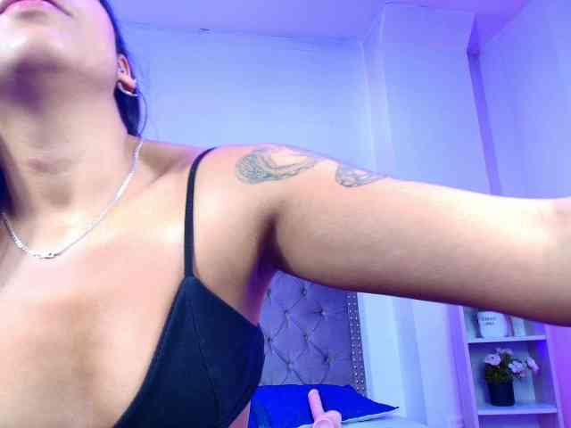 SaraaMore webcam