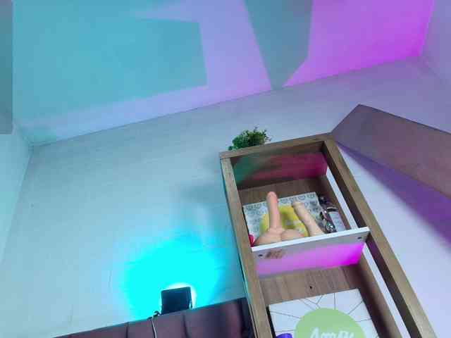 SaraaMore webcam