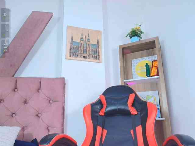 SaraaMore webcam