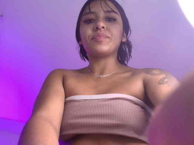 SaraaMore webcam