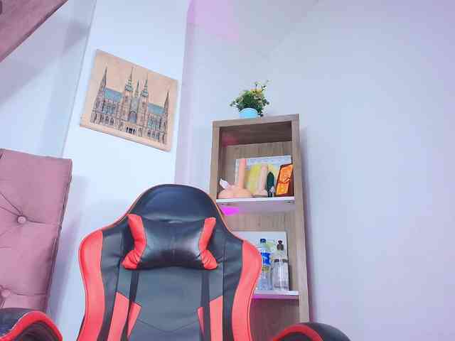 SaraaMore webcam
