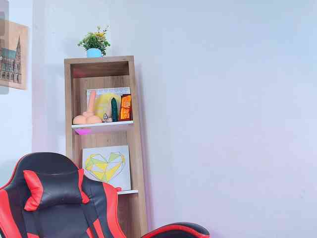 SaraaMore webcam