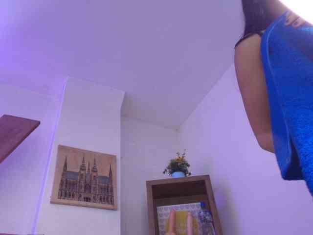 SaraaMore webcam