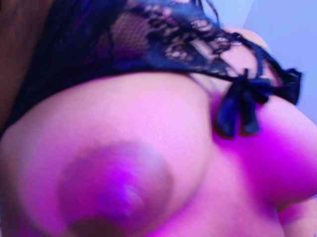 SaraaMore webcam