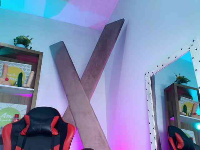 SaraaMore webcam