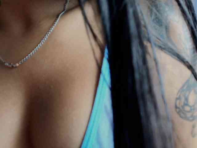 SaraaMore webcam