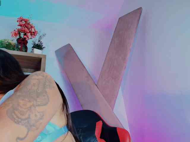 SaraaMore webcam