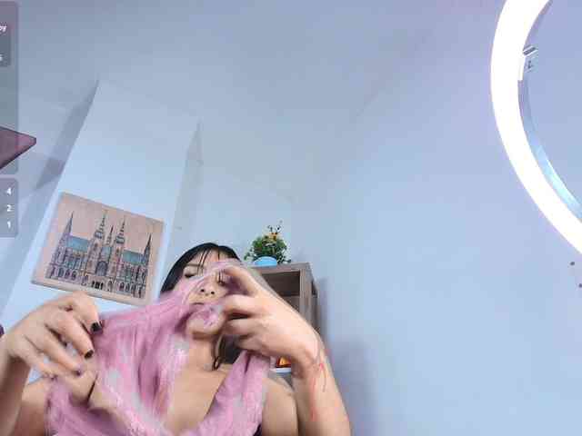 SaraaMore webcam