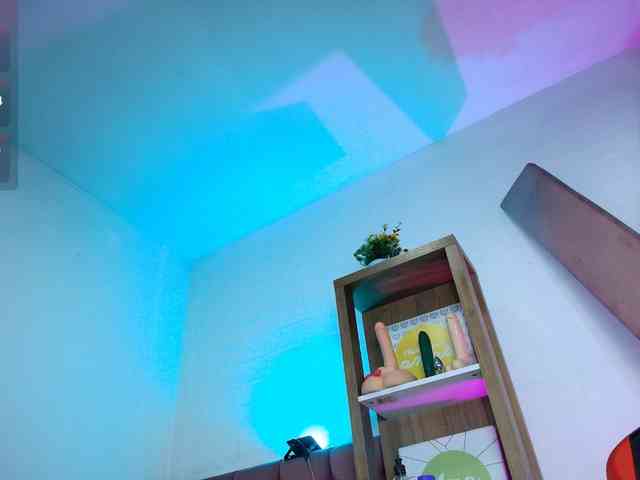 SaraaMore webcam