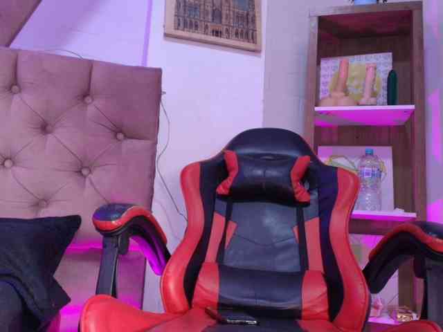 SaraaMore webcam