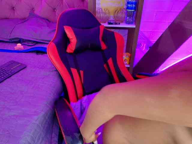 SaraaMore webcam