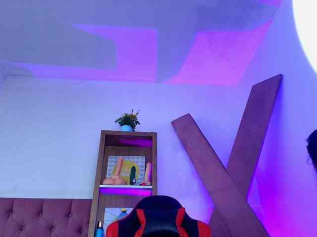 SaraaMore webcam