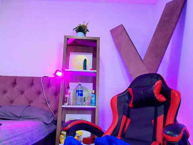 SaraaMore webcam