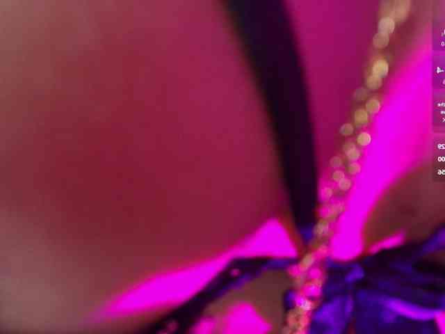 SaraaMore webcam