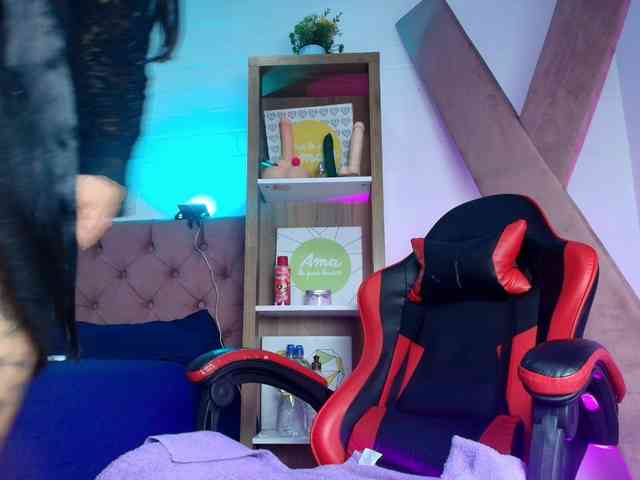 SaraaMore webcam
