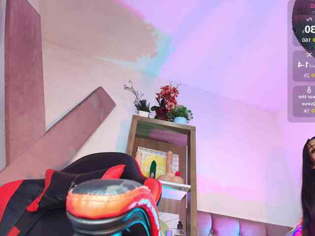 SaraaMore webcam