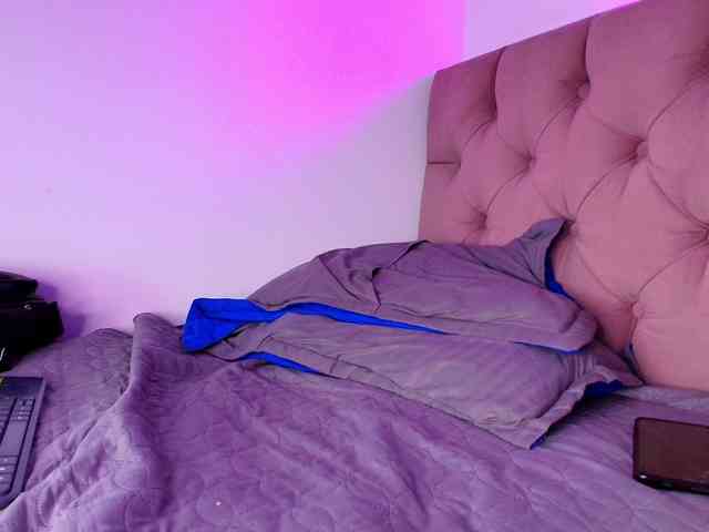 SaraaMore webcam