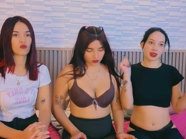 Dreamgirl3 live webcam show