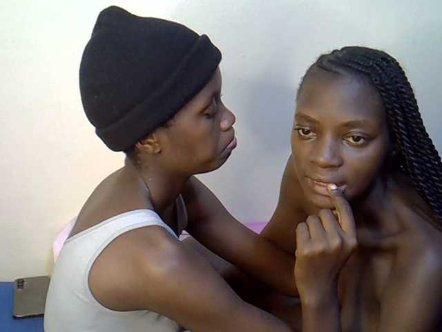 BlushBabes live cam on BongaCams
