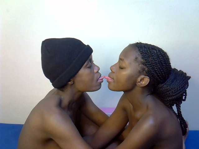 BlushBabes live cam on BongaCams