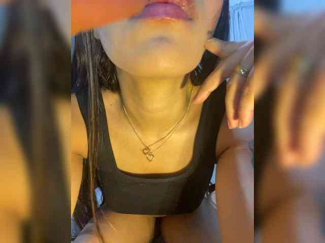 Pocahot-ass webcam