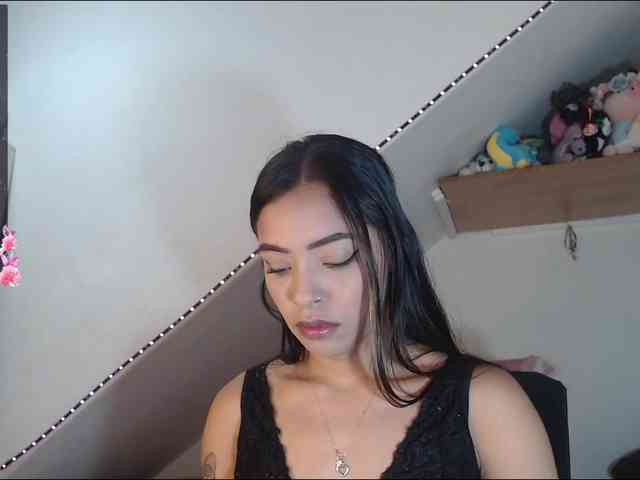 Pocahot-ass webcam