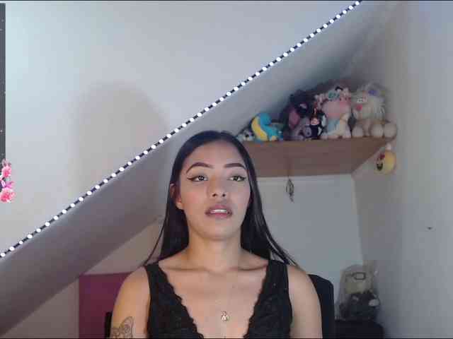 Pocahot-ass webcam