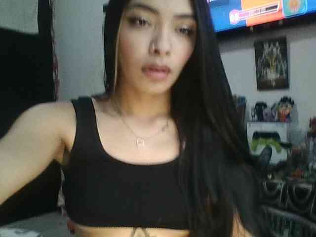 Pocahot-ass webcam