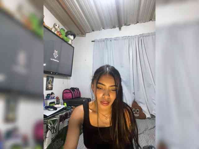 Pocahot-ass webcam